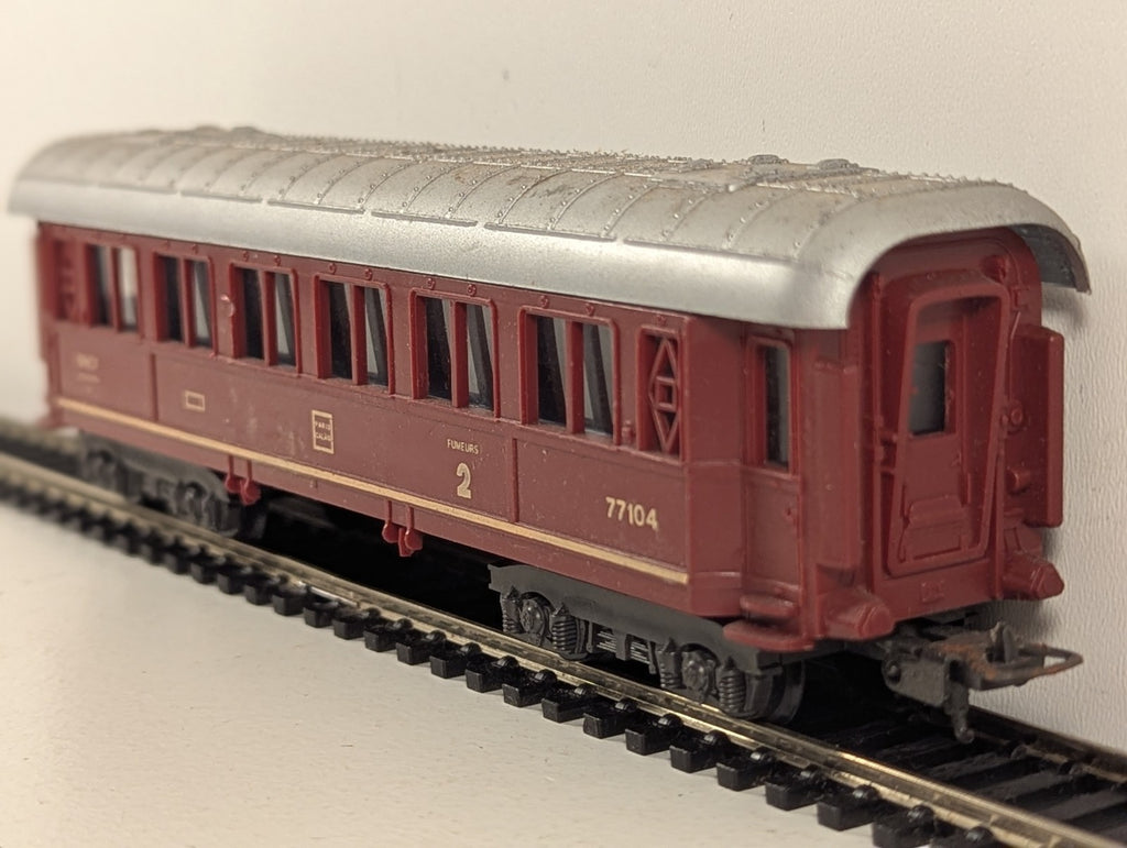 Lima HO Gauge SNCF 2nd Class Coach Passenger Coach 77104 SNCF Maroon