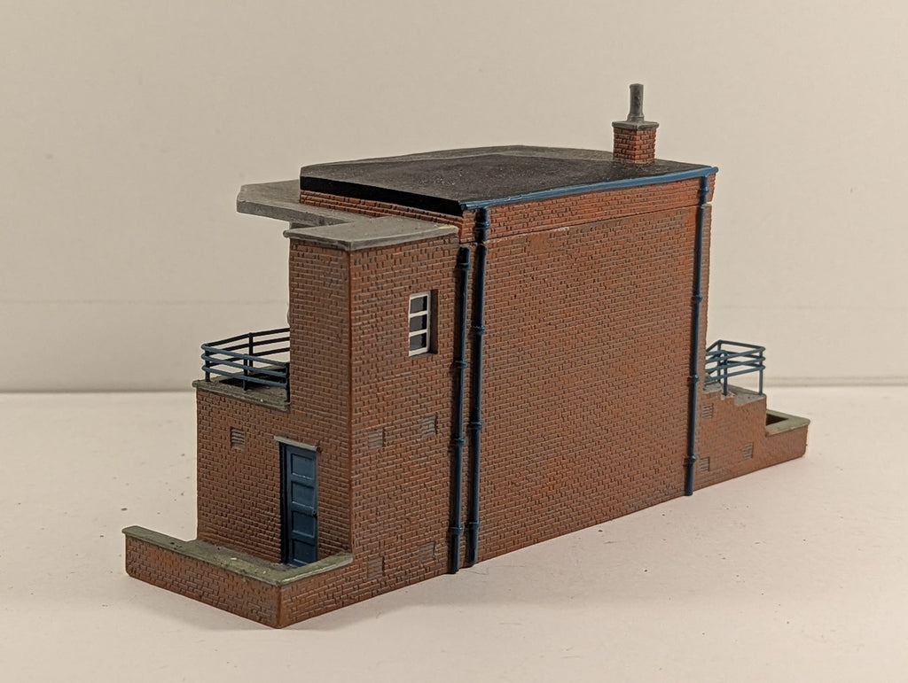 Bachmann Scenecraft OO Gauge SR Odeon Signal Box 'Hampton Hill' Southern Railway