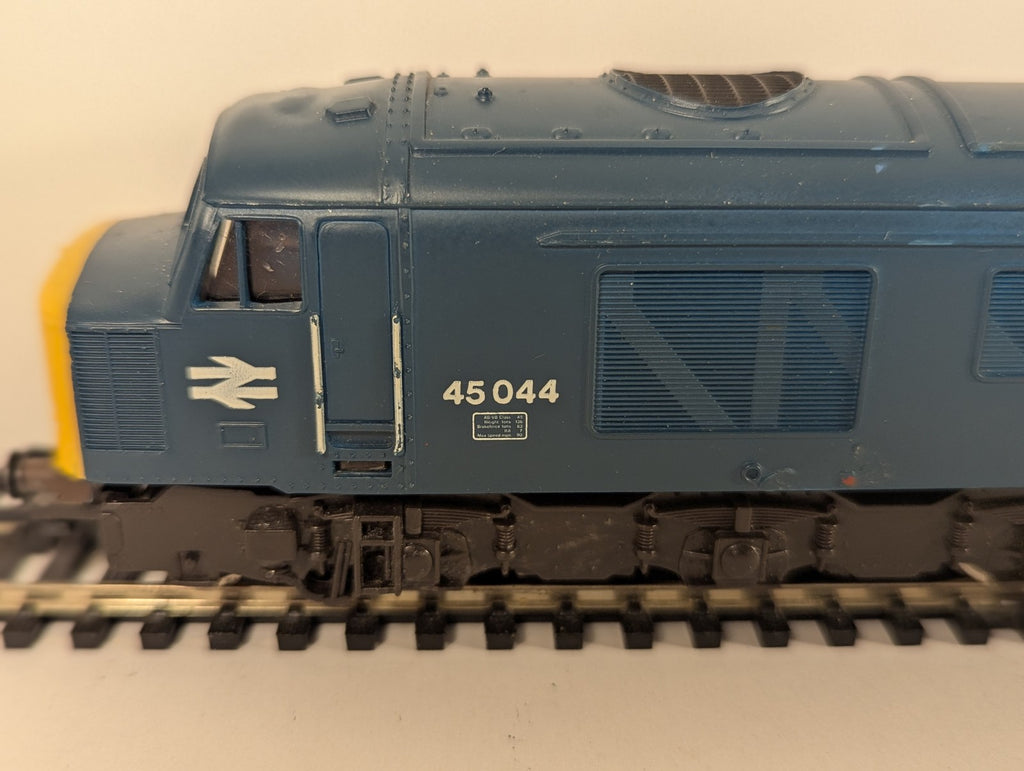 Mainline OO Gauge Class 45 'Royal Inniskilling Fusilier' Diesel Locomotive 45044