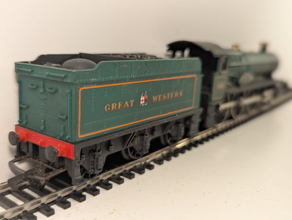 Hornby OO Gauge GWR Modified Hall Class Hinderton Hall locomotive on tracks