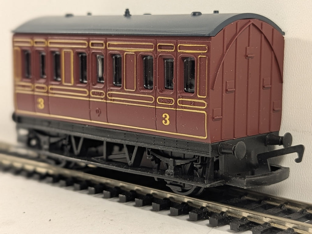 Hornby OO Gauge LMS 4-Wheel Composite Coach Passenger Coach 12 LMS Maroon R339