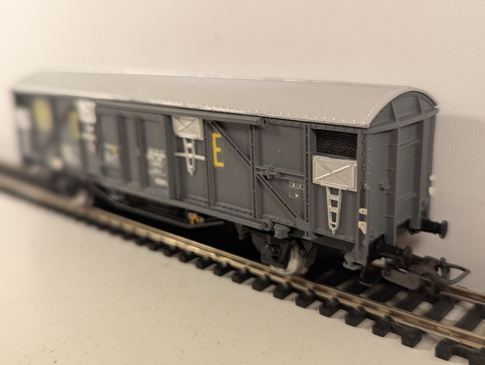 Electrotren HO Gauge RENFE J-2 Closed Box Van Goods Wagon 0137500-1