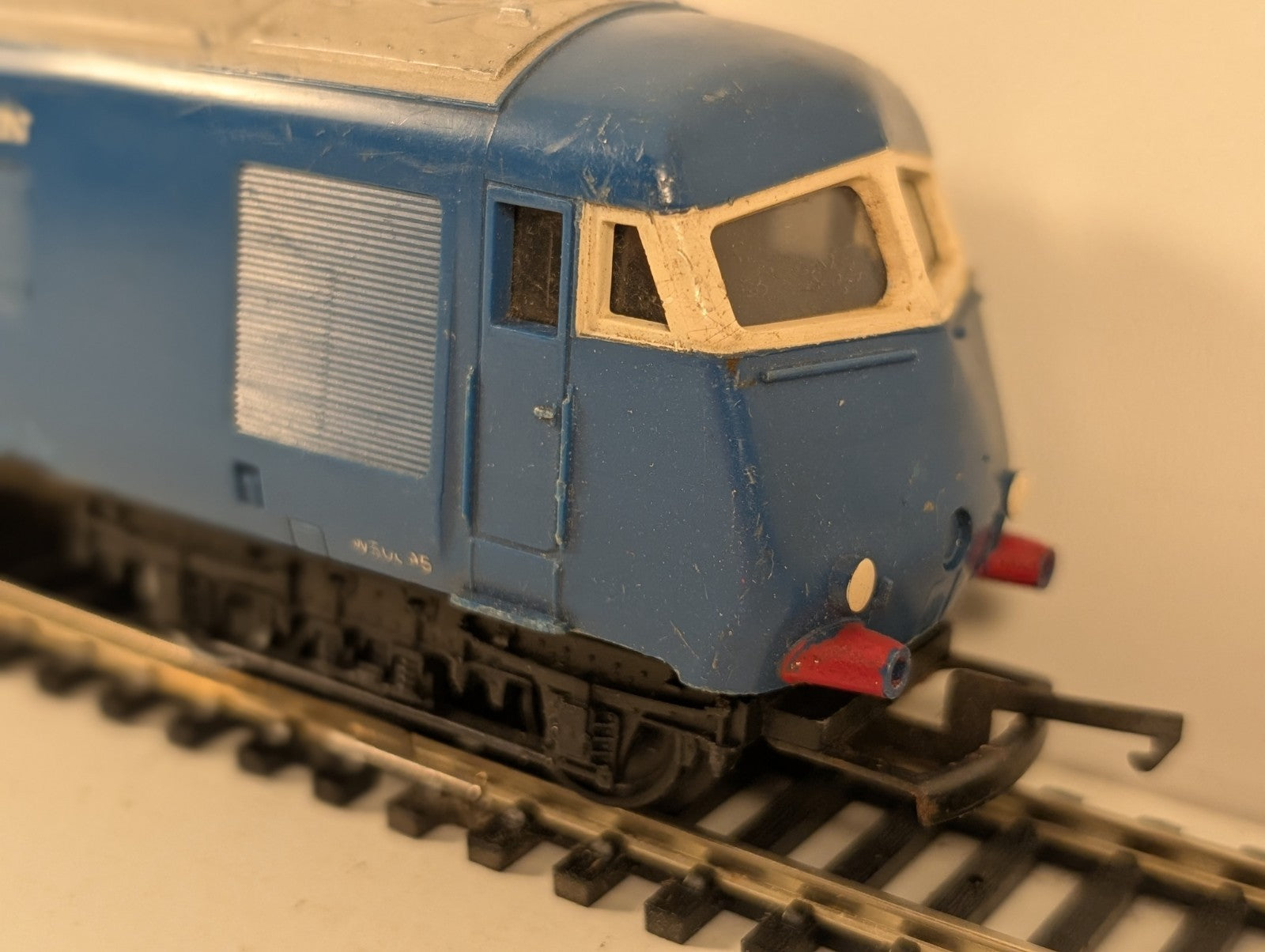 Tri-ang Hornby OO Gauge Blue Pullman Dummy Car Missing Buffer Heads