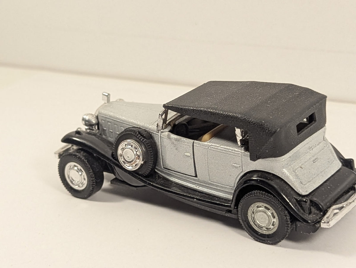 Yatming Cadillac V-16 Phaeton Die-cast Model Car Silver and Black 8503