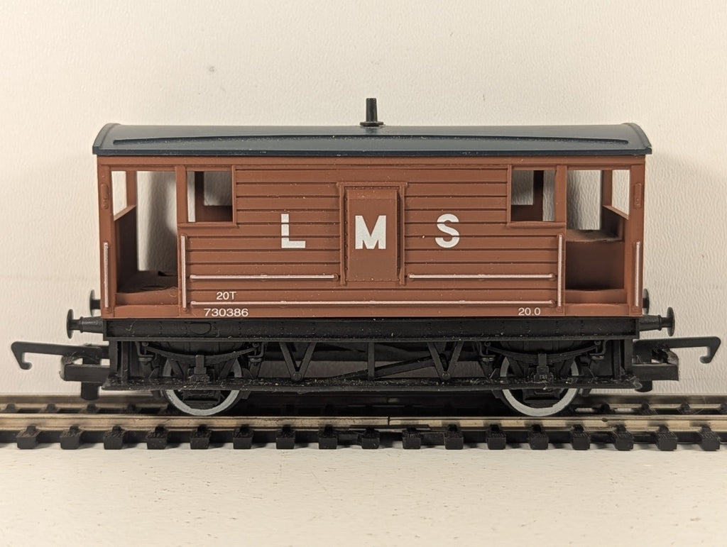 Hornby OO Gauge LMS 20 Ton Brake Van 730386 LMS Bauxite R016