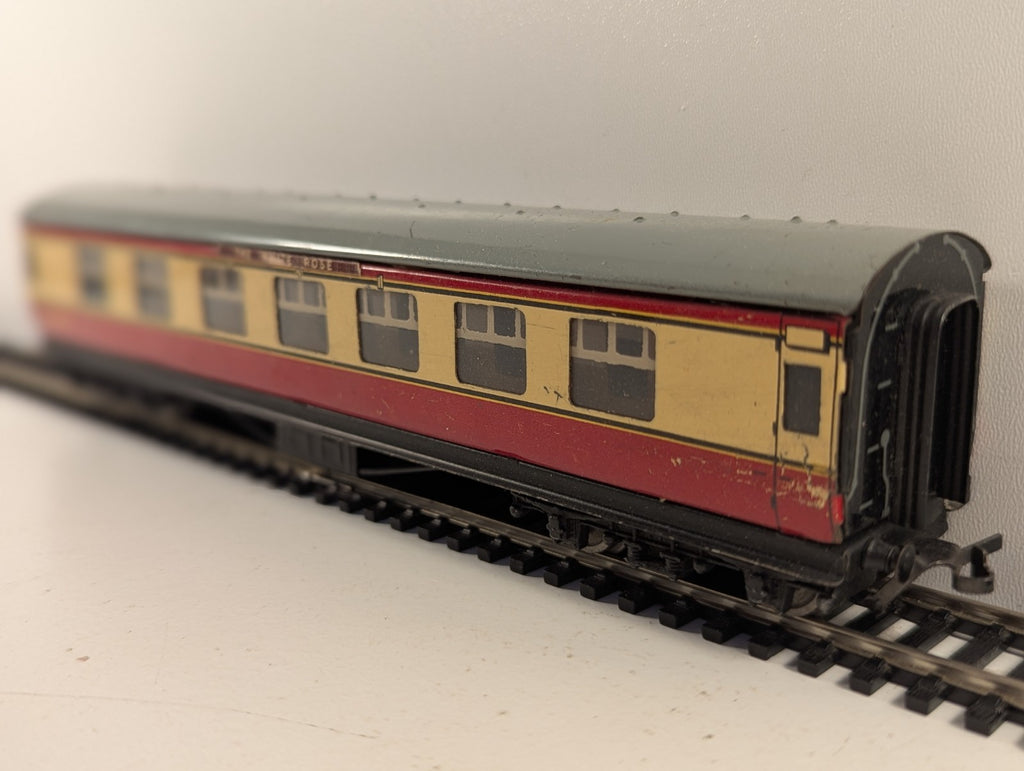 Hornby Dublo OO Gauge D12 First Class Corridor Coach "The White Rose"