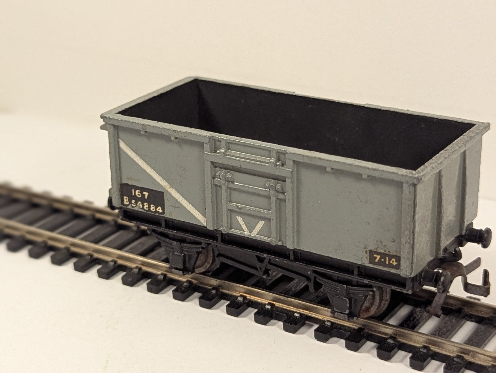 Hornby Dublo OO Gauge 16T Grey Mineral Wagon