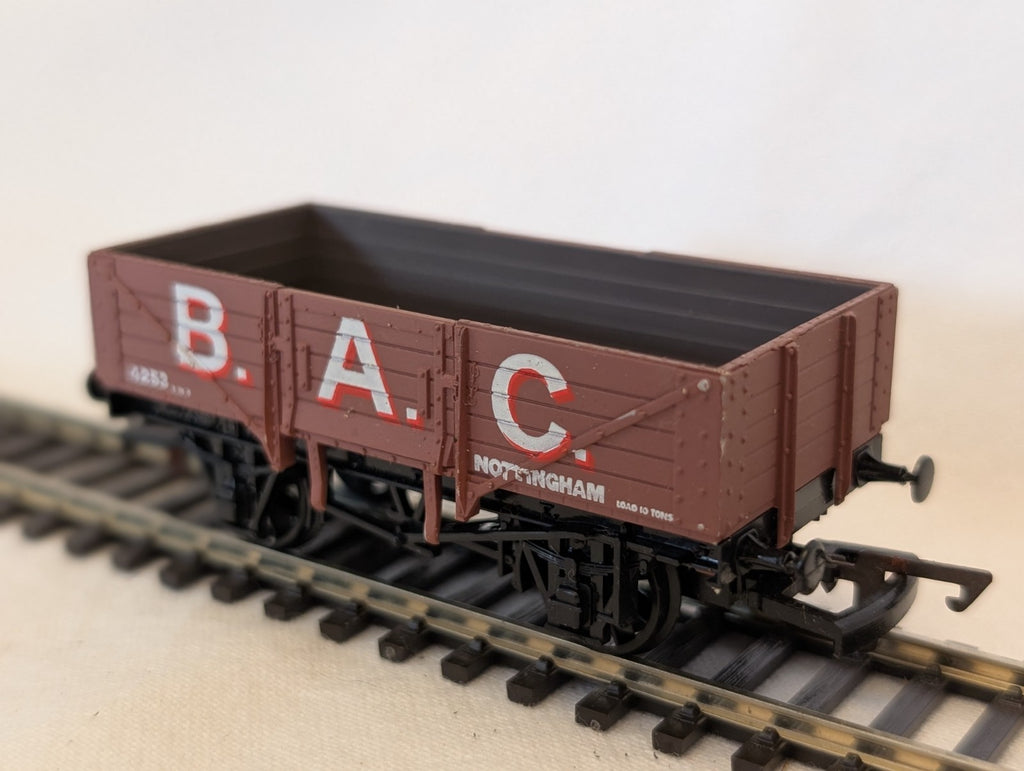 Mainline Railways OO Gauge 7 Plank Wagon 'B.A.C. Nottingham' Goods