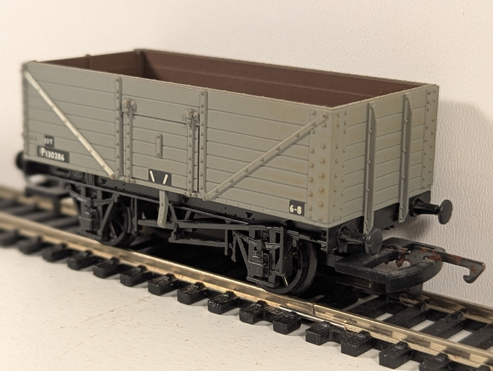 Airfix GMR 54366 7-Plank Wagon BR Grey