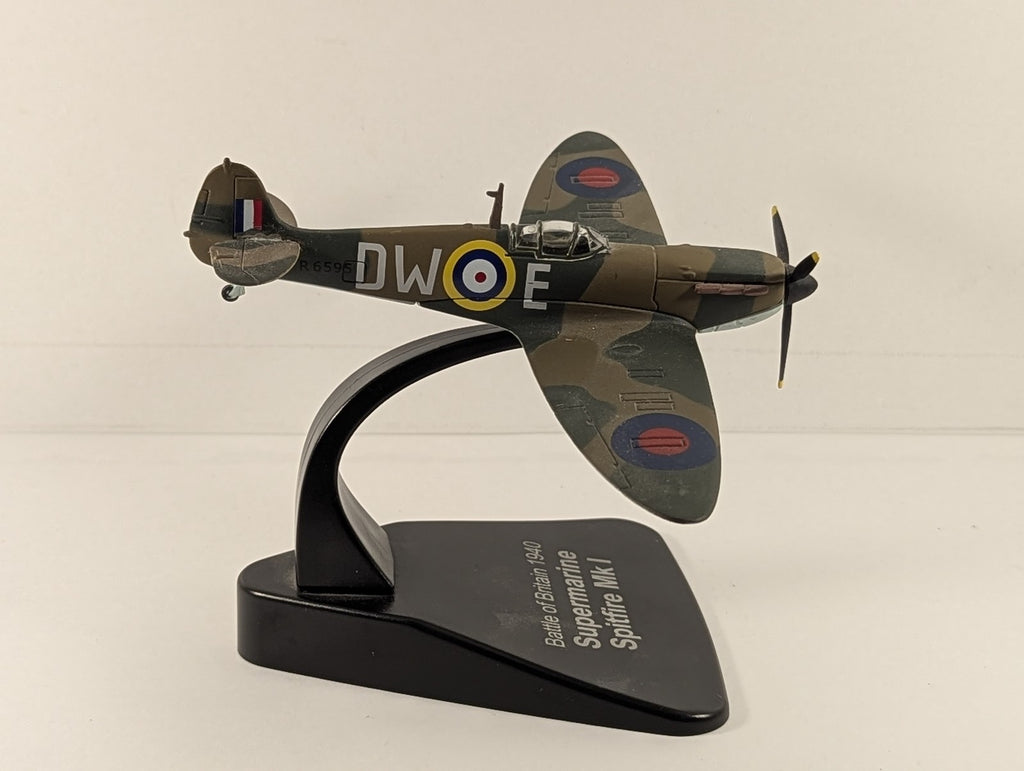 Supermarine Spitfire Mk I Die-cast Model Aircraft R6595 RAF Camouflage (DW-E)
