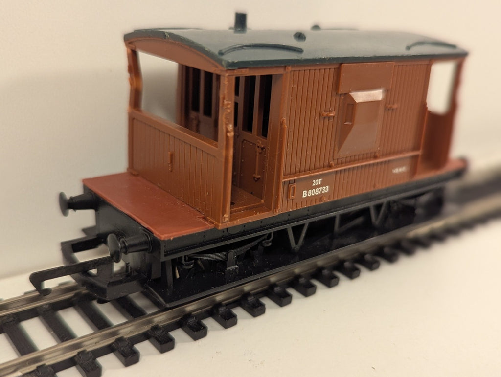 Hornby RailRoad R6368 BR 20-Ton Brake Van