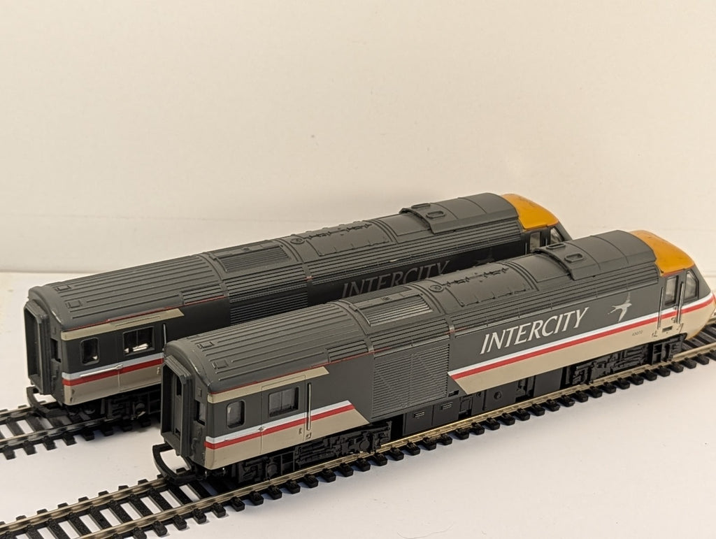 Hornby OO Gauge Class 43 HST 2 Car Set 43051 & 43072