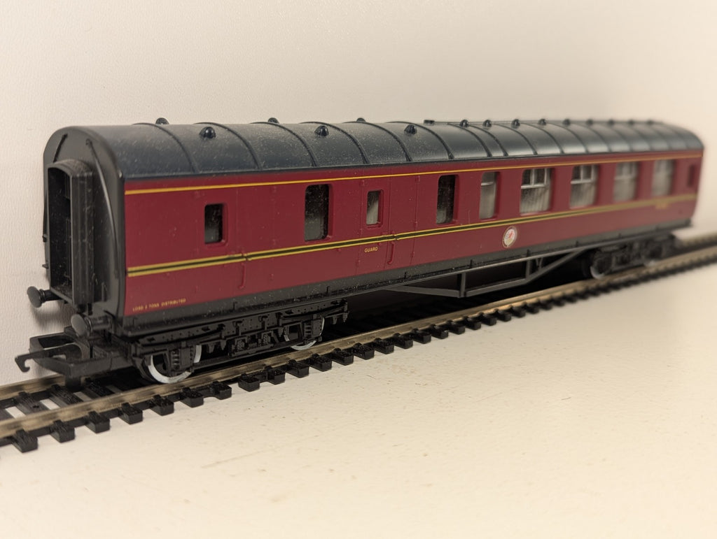 Hornby OO Gauge LMS Stanier Brake Coach