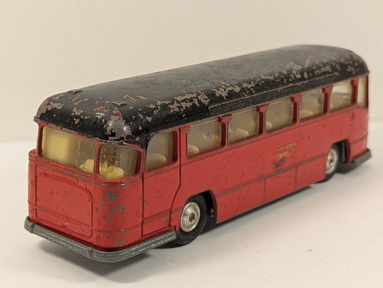 Corgi Major Midland Red Motorway Express Coach 1:43 Scale - Chipped Paint