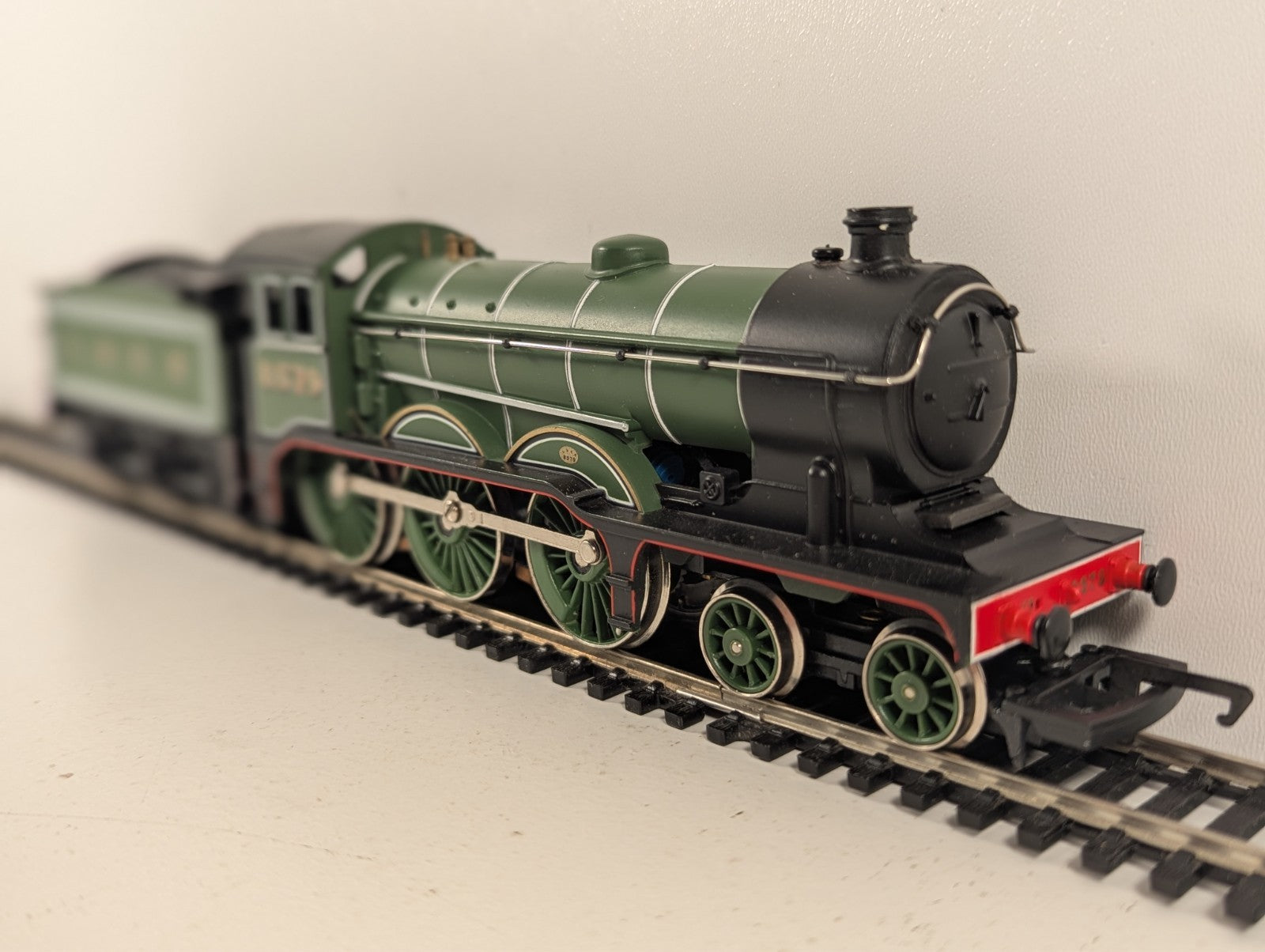 Hornby R284 LNER Class B12/3 4-6-0 Steam Locomotive OO Gauge - Boxed
