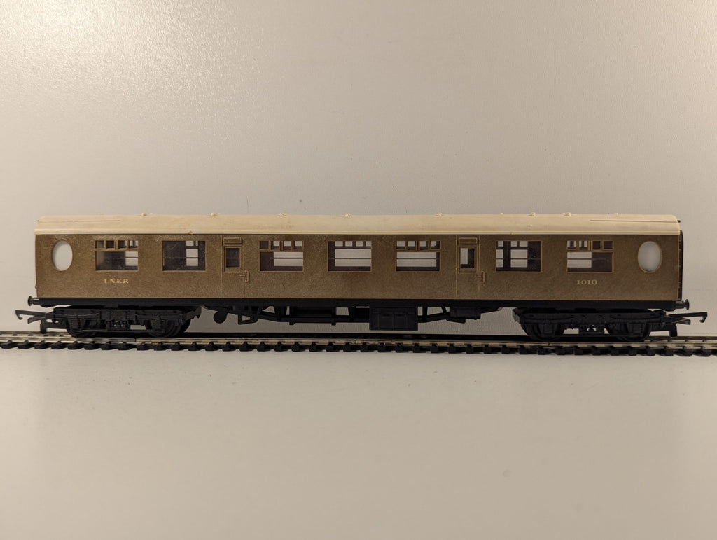 Tri-ang OO Gauge LNER Gresley Composite Coach Passenger Coach 1010