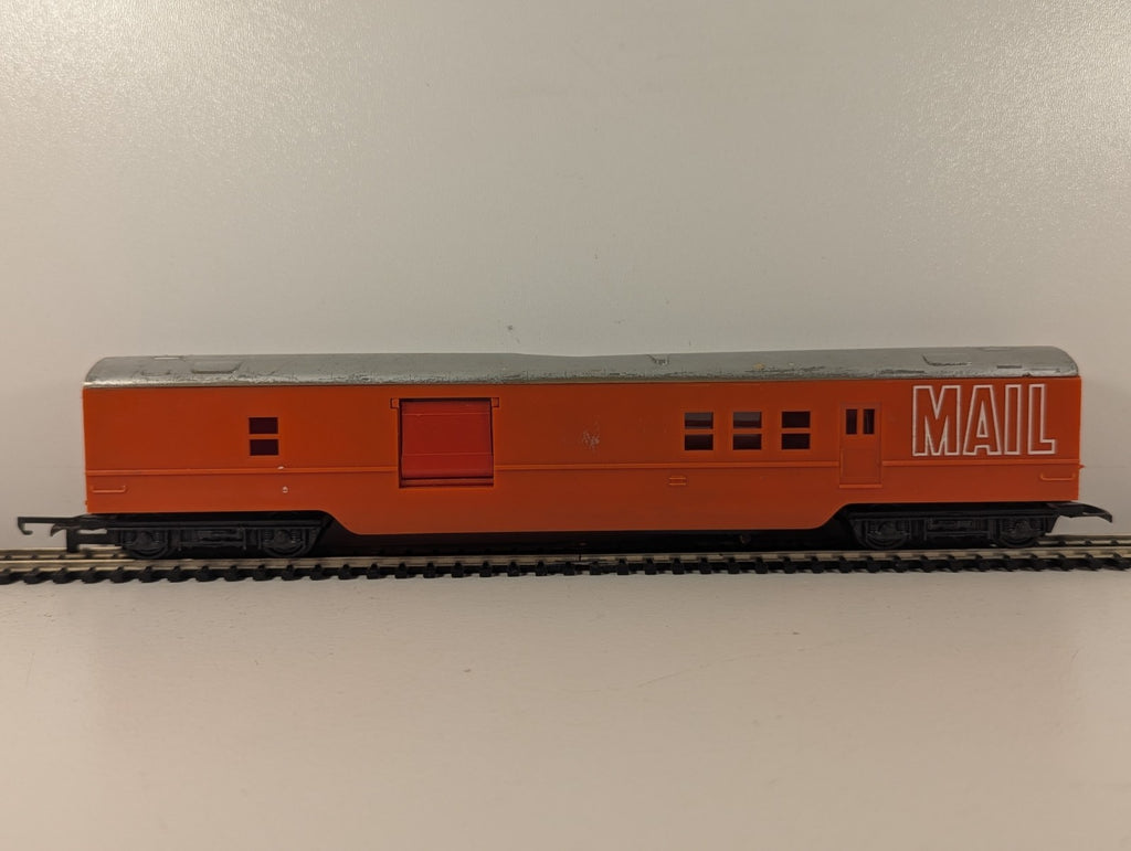 Tri-ang Hornby R401 Canadian Operating Mail Coach OO Gauge