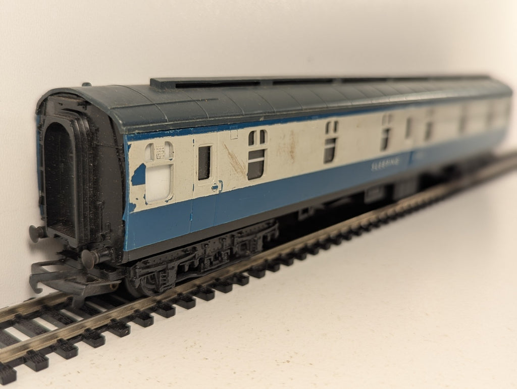 Tri-ang Hornby R339 BR Mk1 Sleeping Coach Blue & Grey OO Gauge