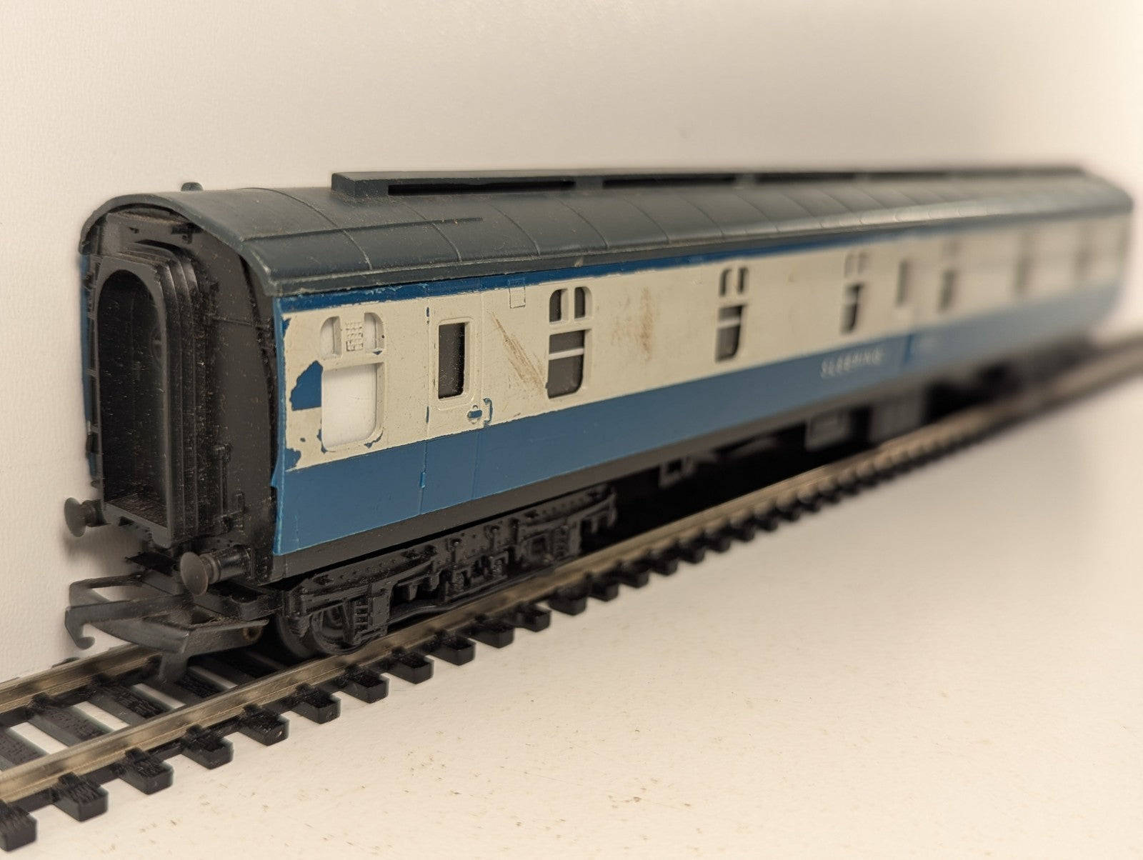 Tri-ang Hornby R339 BR Mk1 Sleeping Coach Blue & Grey OO Gauge
