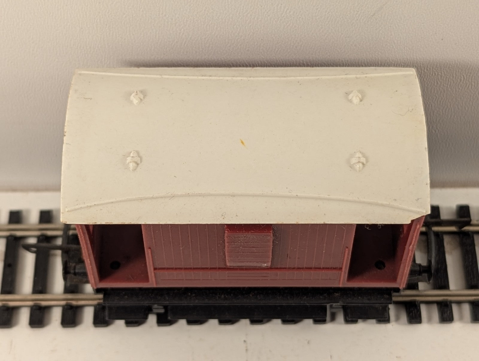 Tri-ang R16 20-Ton Brake Van