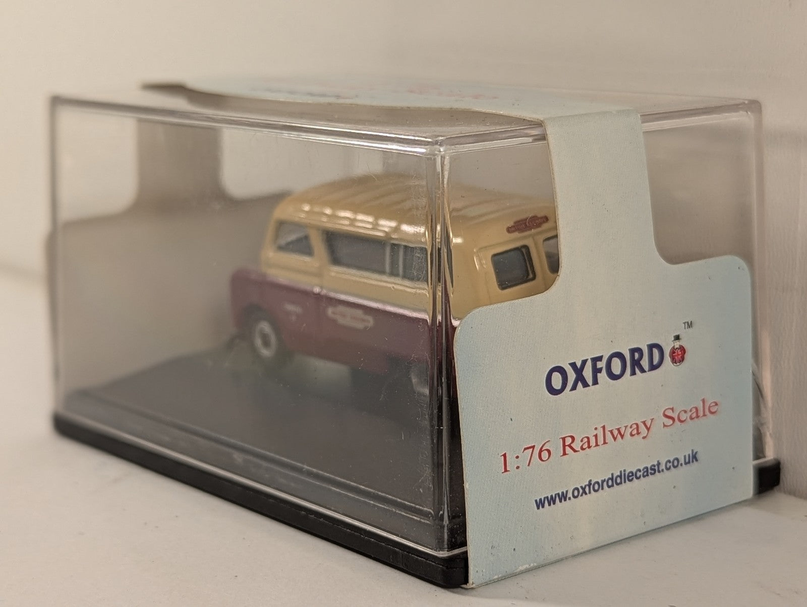 Oxford Diecast 1:76 Scale Bedford CA Minibus Die-cast Model CA8276 E