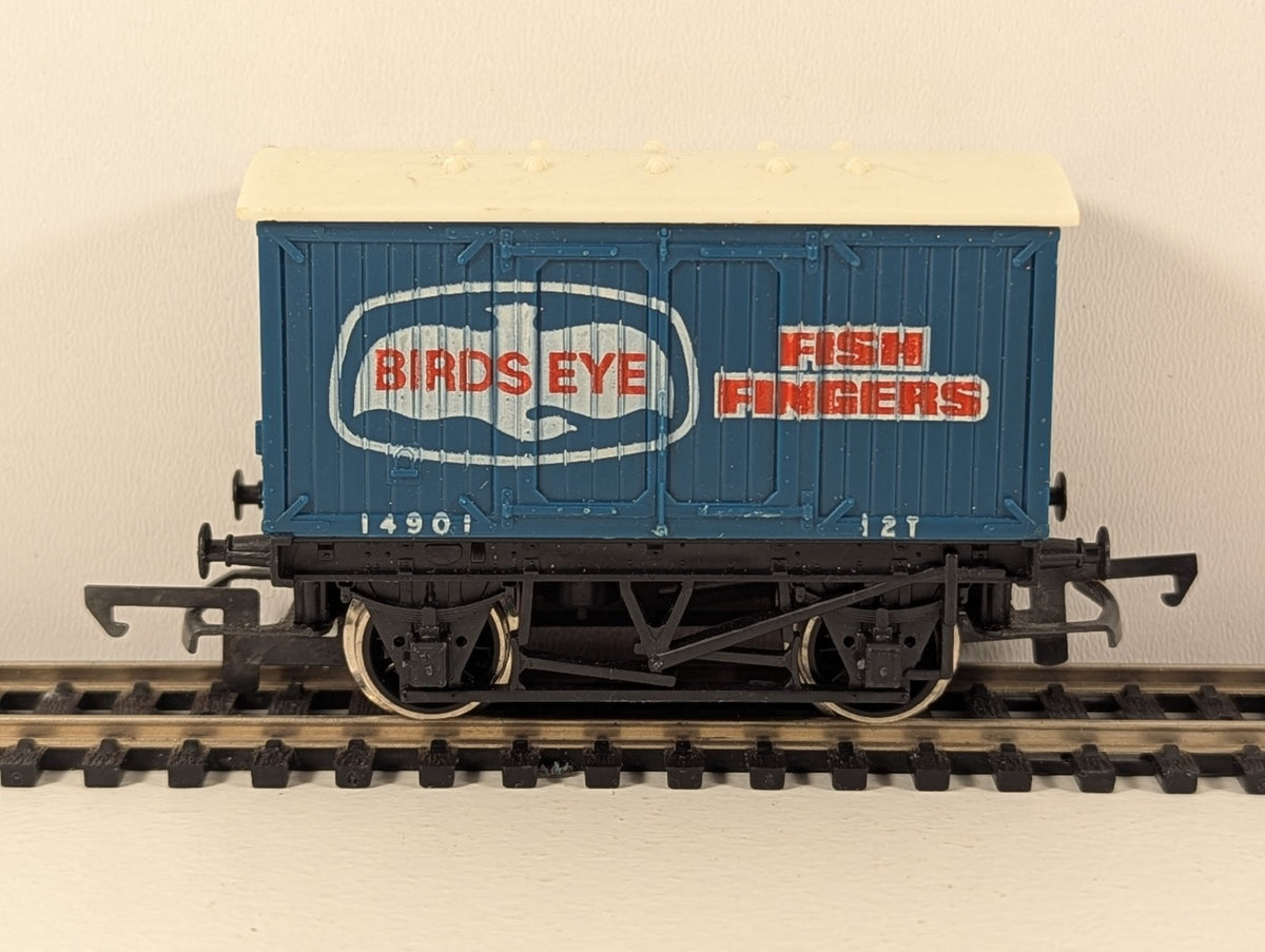 Hornby R105 OO Gauge Birds Eye Fish Fingers Van