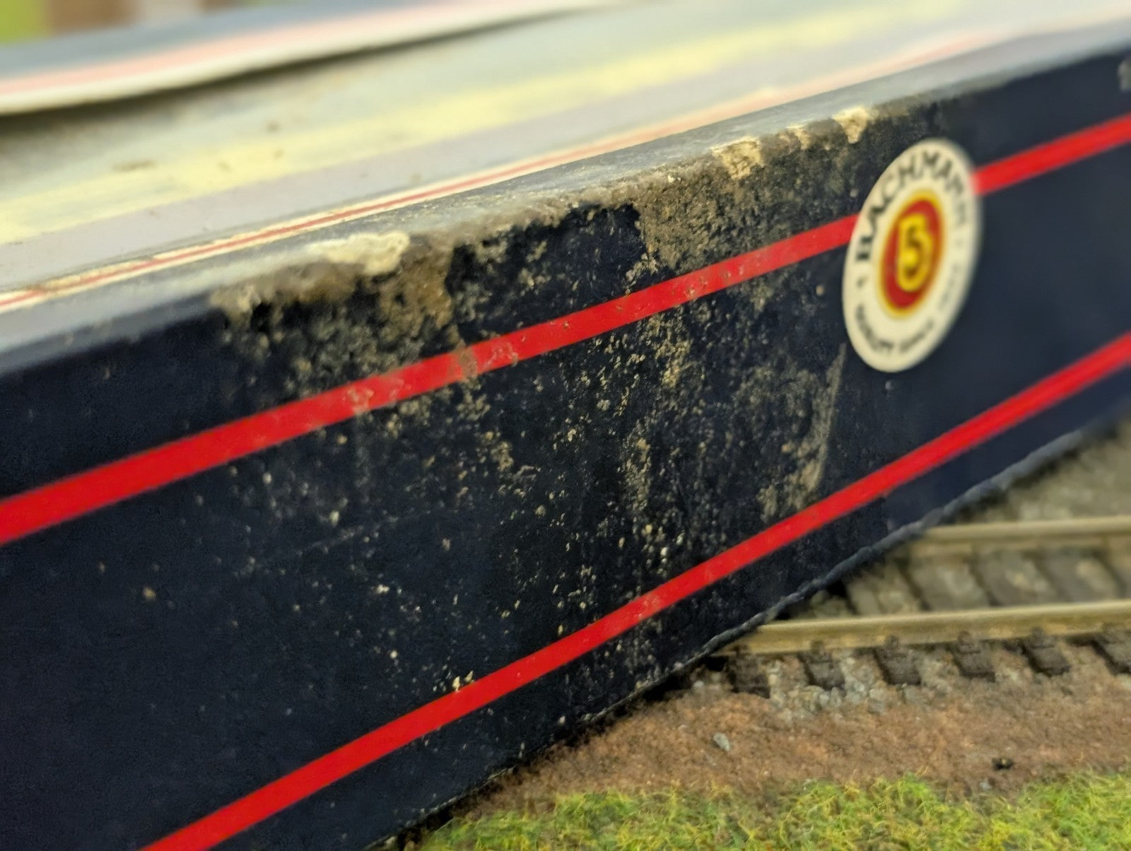 Bachmann 34-552 OO Gauge BR Crimson/Cream Bulleid Composite Coach S5907