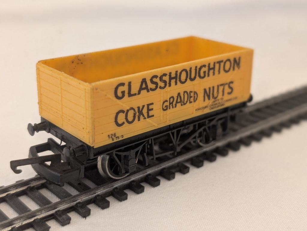 Lima L305612A OO Gauge 7 Plank Open Wagon “Glasshoughton”