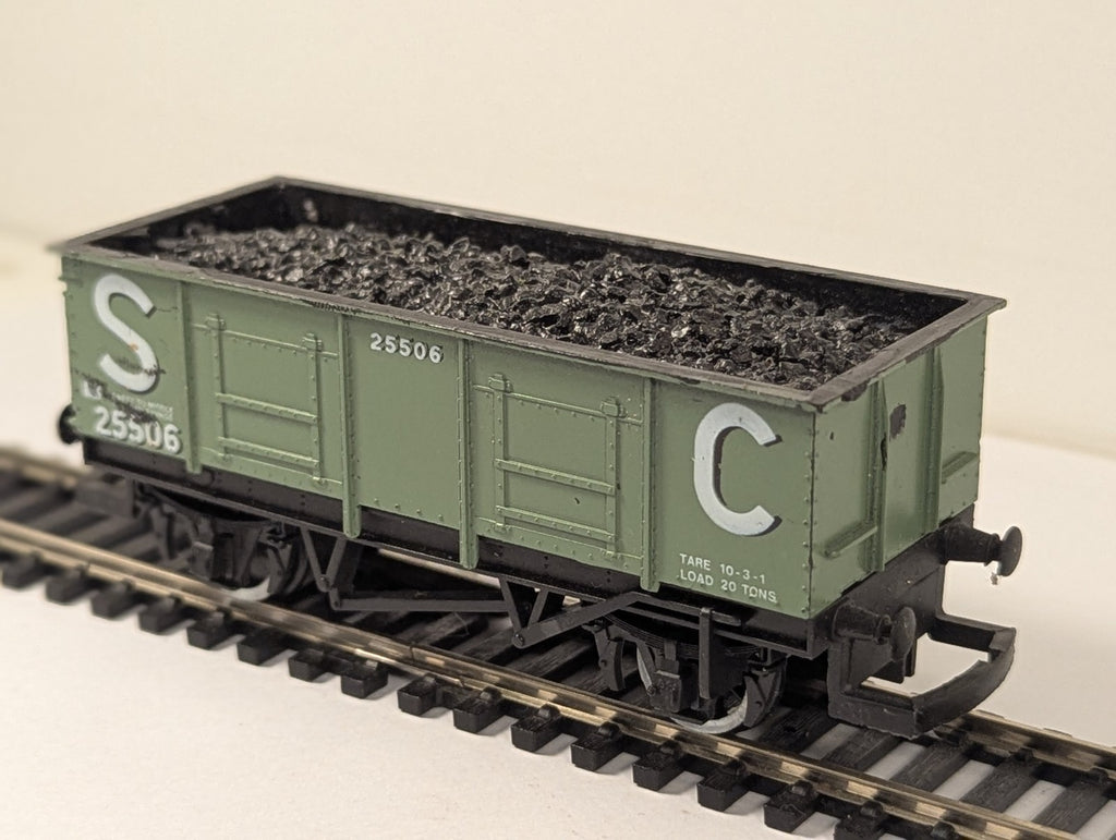 Hornby R730 Stephenson & Clarke 21T Mineral Wagon Missing Hooks OO Gauge