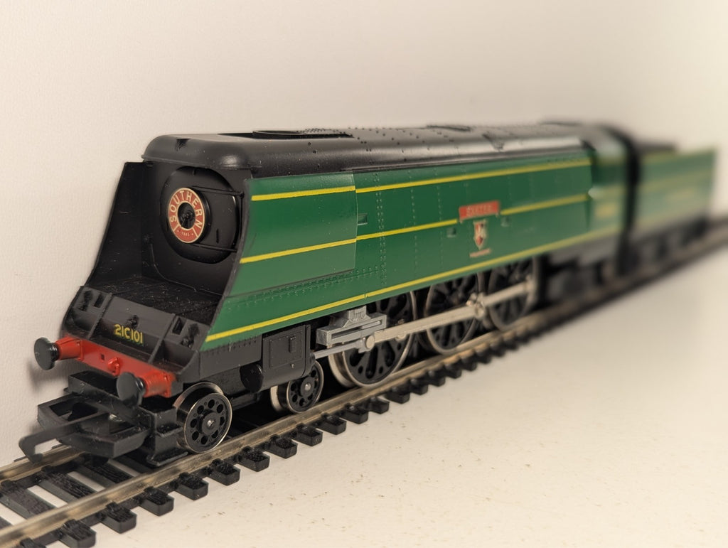 Hornby R320 West Country Class "Exeter" Steam Locomotive OO Gauge - Boxed