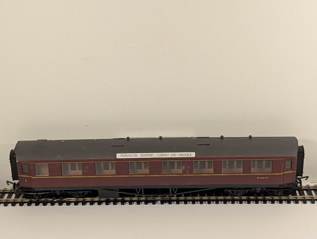 Airfix 54302 OO Gauge BR Maroon GWR Centenary First Class Coach W6661W