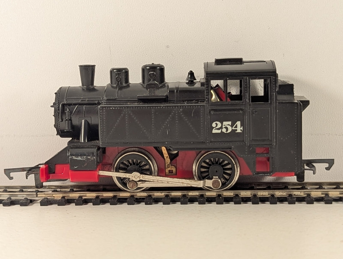 Hornby OO Gauge 0-4-0T Tank Locomotive Steam Locomotive 254 Black
