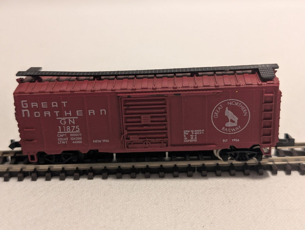 Minitrix 3201 N Gauge Box Car – Great Northern – 11875