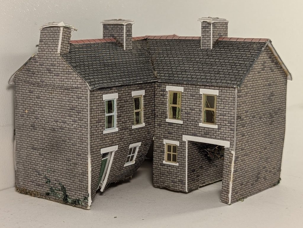 Superquick N Gauge The Talbot Inn Corner Pub Building B24