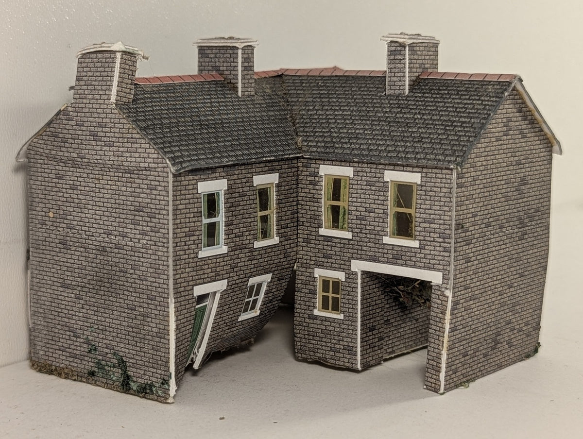 Superquick N Gauge The Talbot Inn Corner Pub Building B24