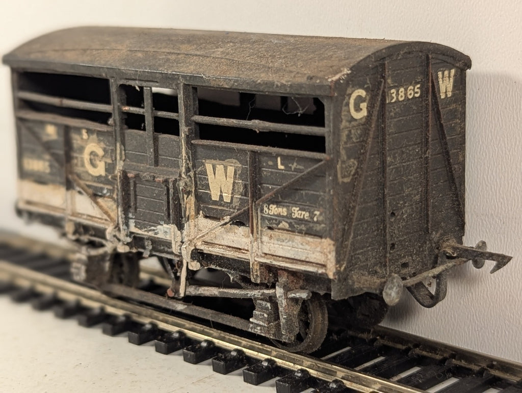 Kit Built OO Gauge GWR Cattle Wagon Goods Wagon 13865 GWR Grey