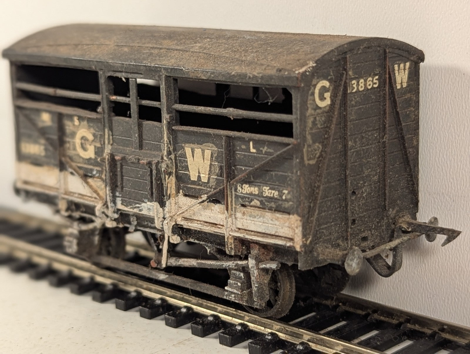 Kit Built OO Gauge GWR Cattle Wagon Goods Wagon 13865 GWR Grey