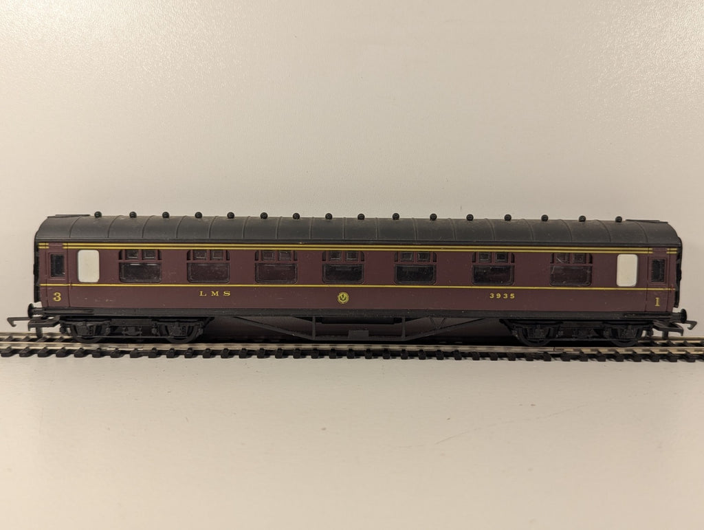 Hornby OO Gauge Class 92 Electric Locomotive Charles Dickens