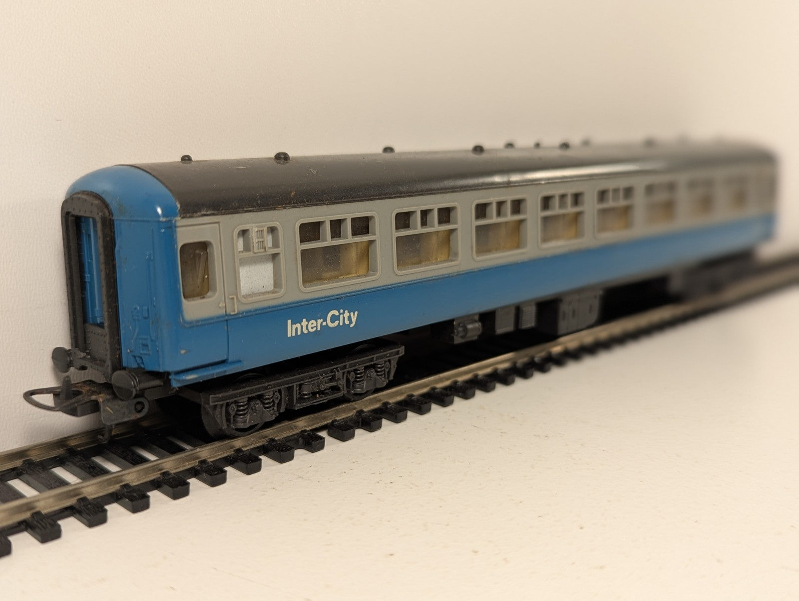 Lima HO Gauge BR Mk2 InterCity Coach Blue & Grey