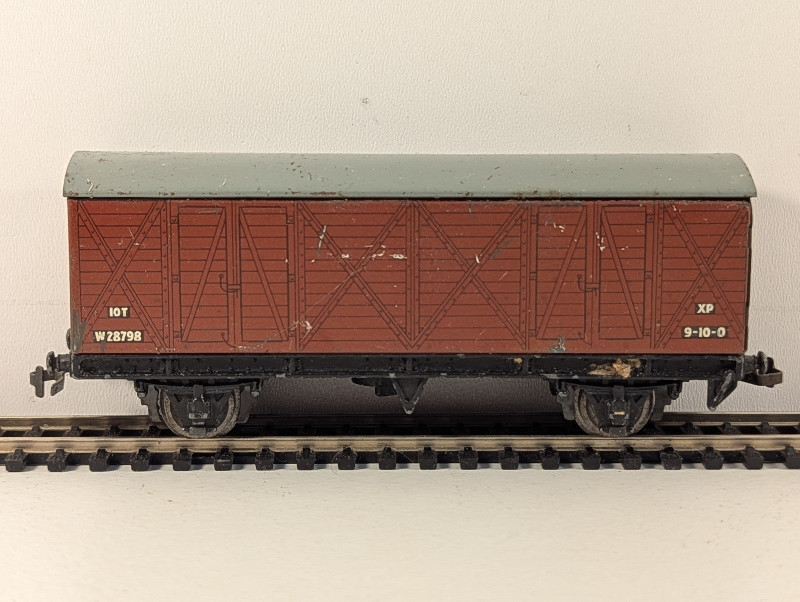Hornby Dublo Long Wheelbase Ventilated Van OO Gauge
