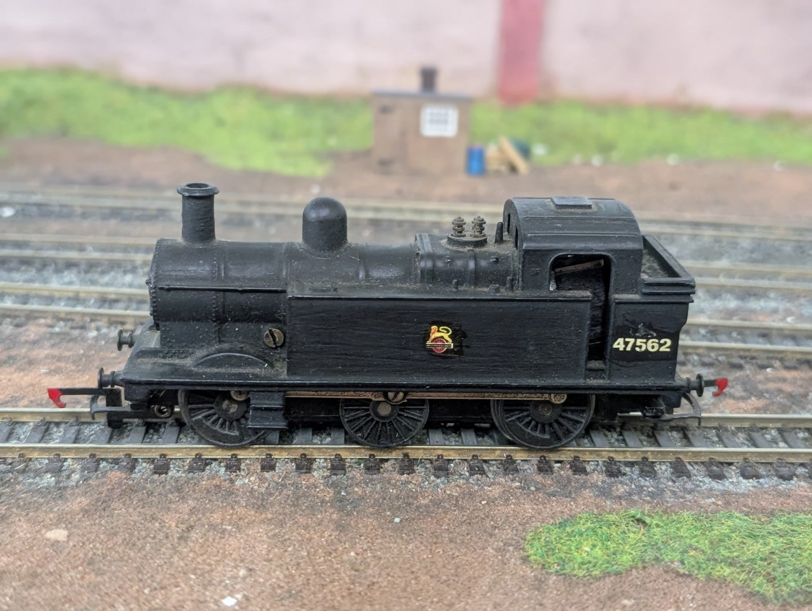 Tri-ang OO Gauge Class 3F "Jinty" 0-6-0T Steam Locomotive - Repainted