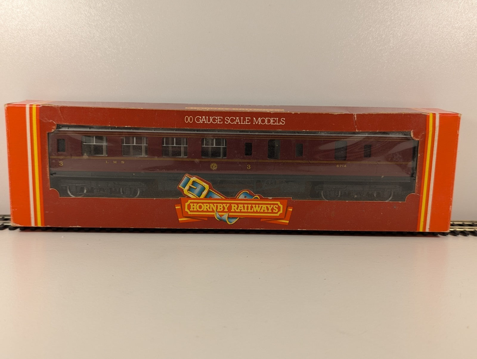Hornby R475 OO Gauge LMS Brake Third Coach – 5714 (W248) boxed