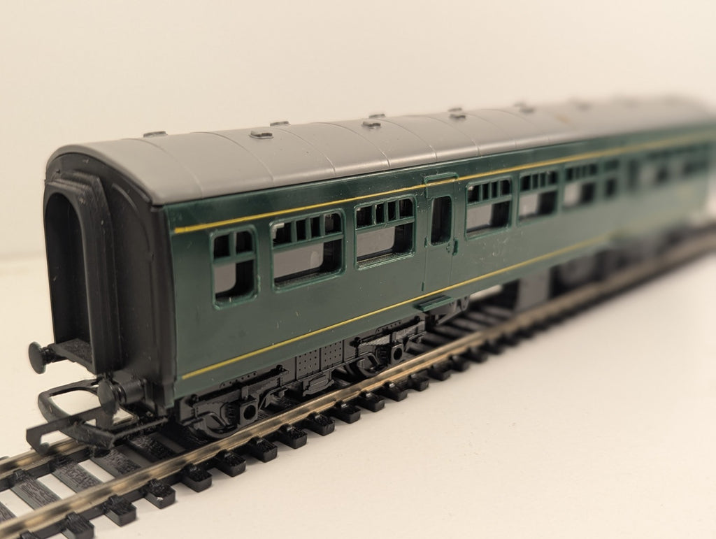 Hornby R334 OO Gauge Class 101 Metro Cammell Centre Coach M59120 – BR Green