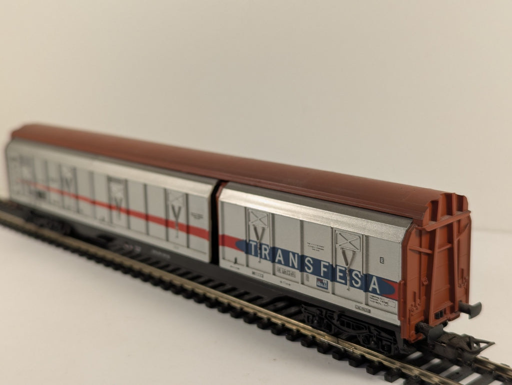 Electrotren HO Gauge Silver & Brown Sliding Wall Wagon