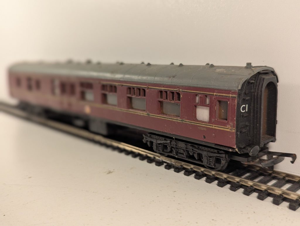 Mainline OO Gauge BR Mk1 BSK Brake Second Corridor Passenger Coach