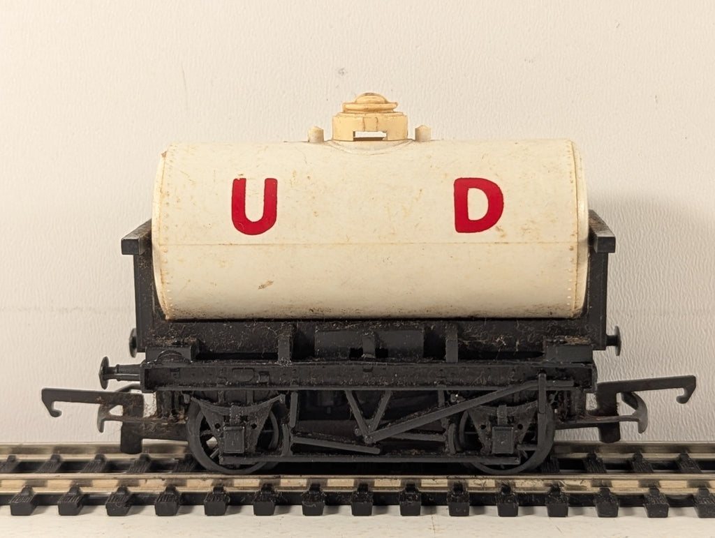 Tri-ang OO Gauge United Dairies Milk Tank Wagon Goods Wagon R125