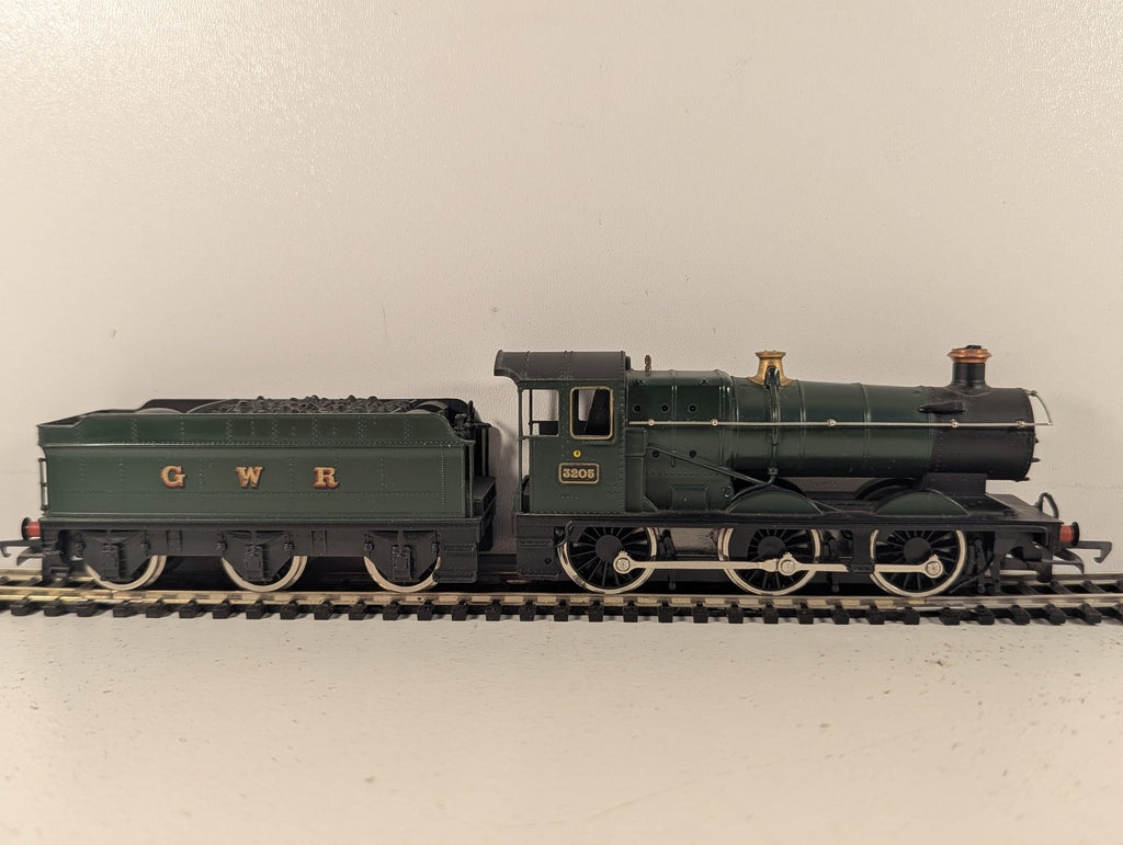 Mainline OO Gauge Collett Class 2251 0-6-0 Steam Locomotive 3205 GWR Green