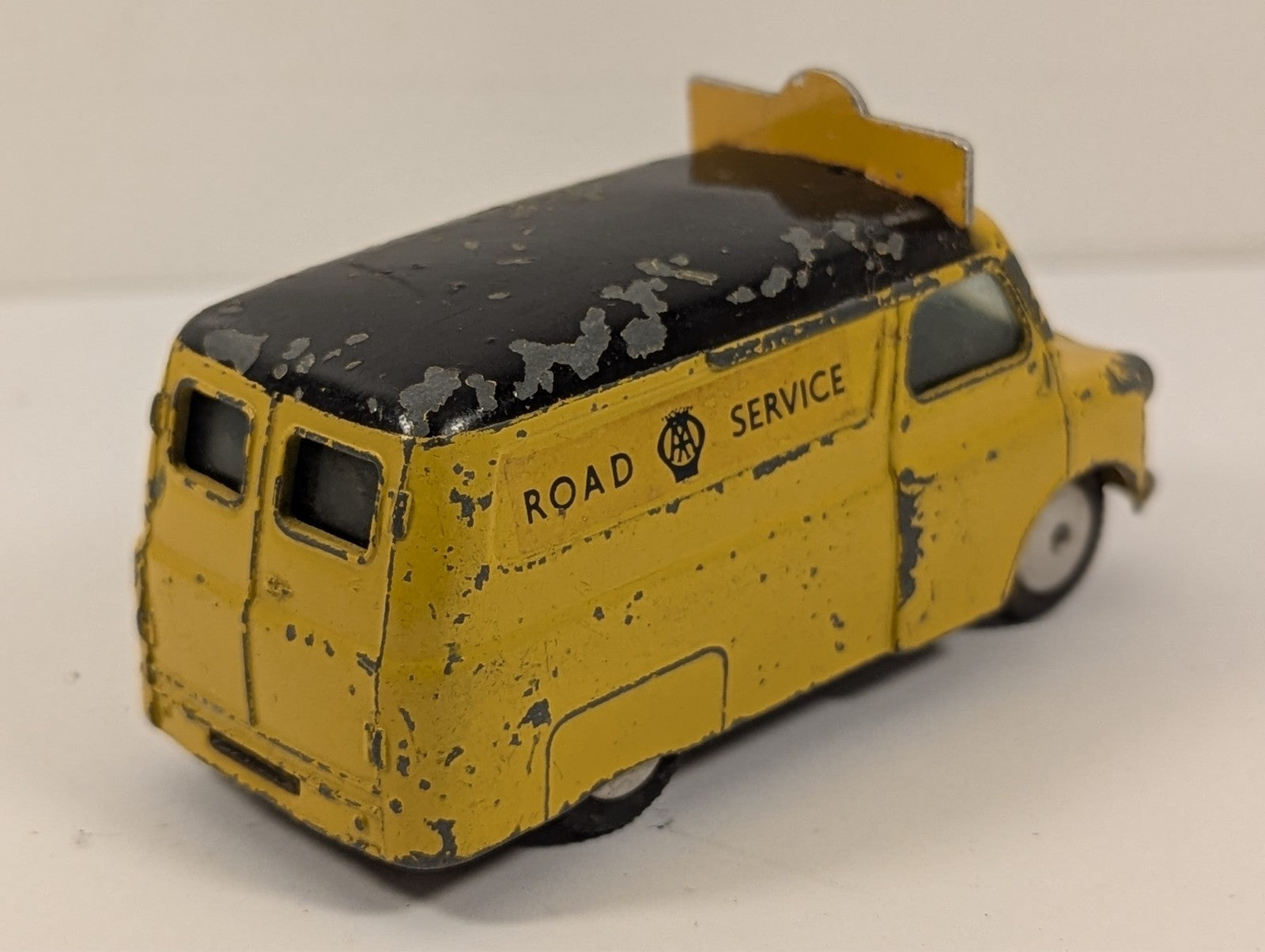 Corgi Toys 408 Bedford AA Road Service Van 1:43 Scale