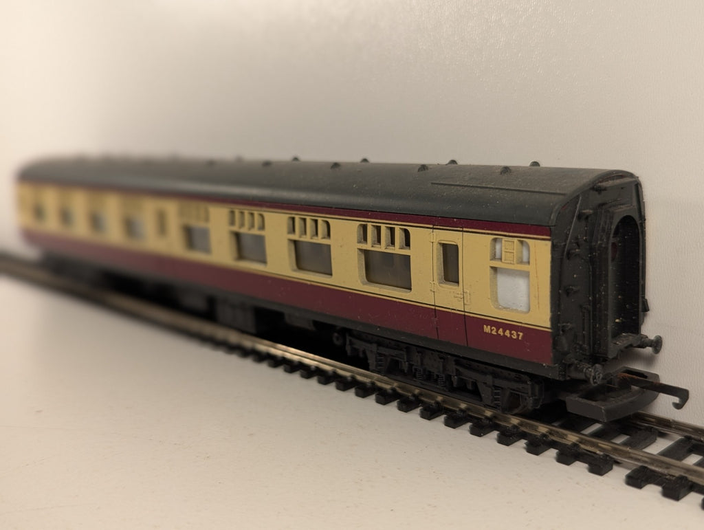 Lima OO Gauge LMS Stanier Corridor Composite Coach Passenger Coach