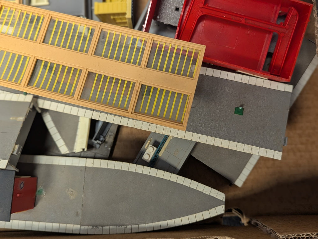 OO Gauge Job Lot of Model Railway Spares & Parts - Lot 209